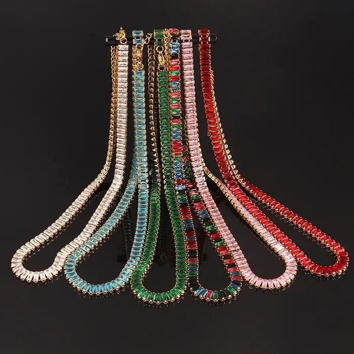 Collier ras du cou en acier inoxydable pour femme avec motifs cubiques et pierres précieuses artificielles pour occasions spéciales comme anniversaire, mariage, Noël et fêtes