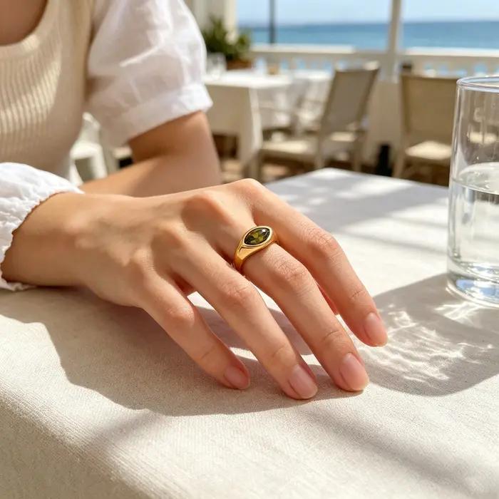 Bague en acier inoxydable plaquée or 18 carats avec zirconium coloré pour femmes occasions spéciales