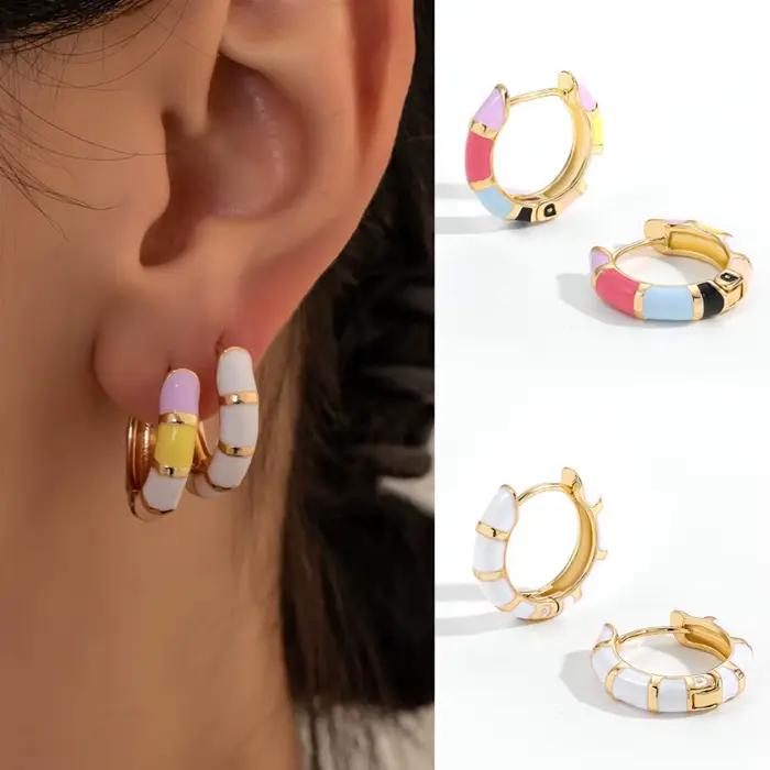 Boucles d'oreilles Huggies en émail coloré pour femmes, boucles d'oreilles minuscules plaquées or, cercle rond, mignon, document arc-en-ciel, nuit