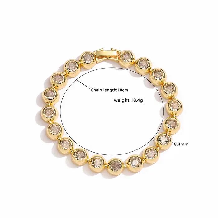 Ensemble de bijoux plaqué or 18 carats avec zircone cubique pour femmes pour soirées et tenues quotidiennes