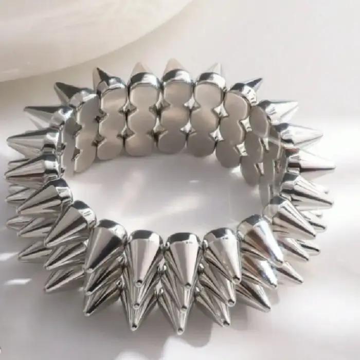 Bracelet Y2K punk à triple rang de clous