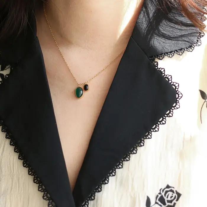 Amaiyllis 18k or vert/noir Agate forme irrégulière Double pendentif collier longue chaîne clavicule