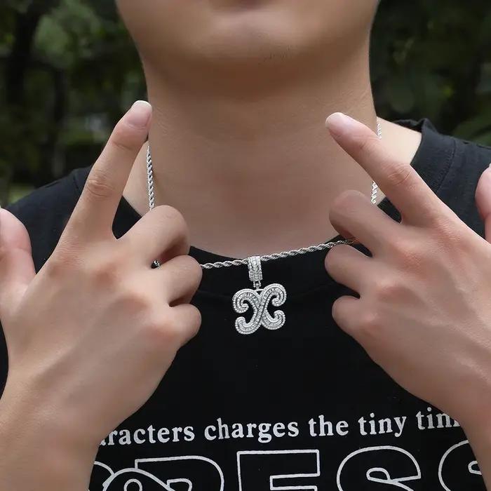 UWIN – collier avec pendentif en lettres initiales