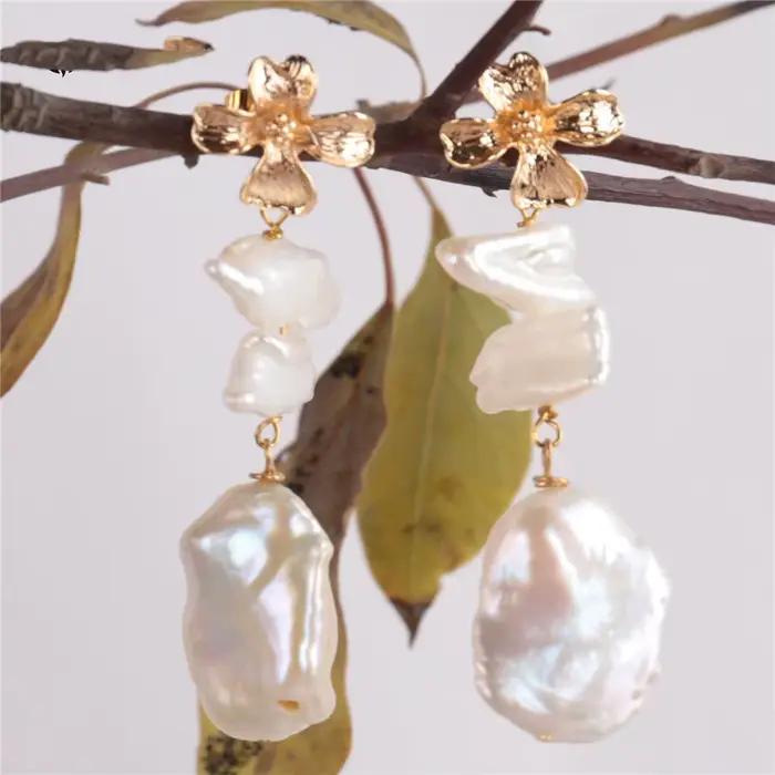 Boucles d'oreilles en perles baroques naturelles faites à la main pour femmes élégantes pour les occasions spéciales soirée chic style classique