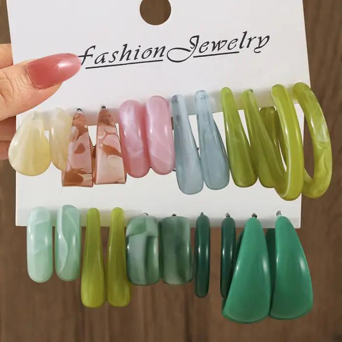 Boucles d'oreilles pendantes en résine élégante design géométrique forme C pour femmes occasions spéciales quotidienne festive