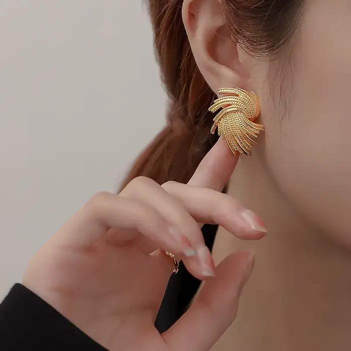 AENSOA Punk boucles d'oreilles géométriques en métal torsadé irrégulier, boucles d'oreilles uniques de couleur or pour femmes, nouveaux bijoux de mode brincos 2023