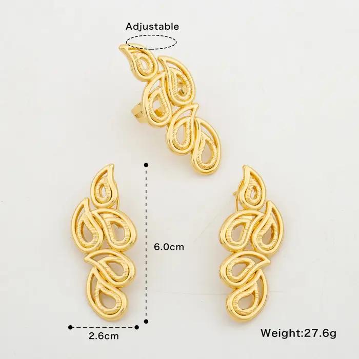 Boucles d'oreilles couleur or 18 carats avec bague