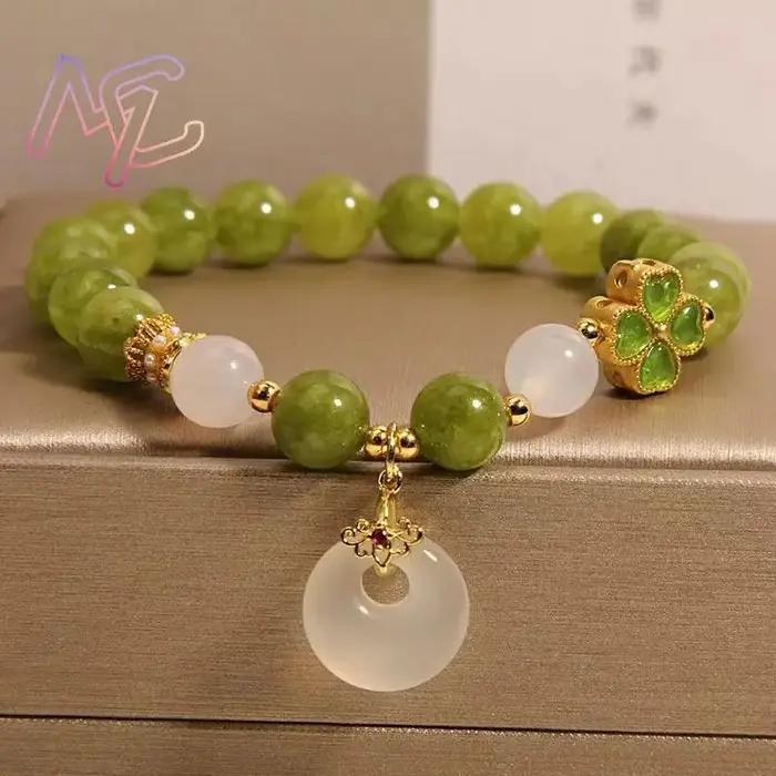 Bracelet en perles de jade véritable à motifs géométriques pour homme et femme, bijou intemporel pour occasions spéciales et tenues de soirée élégantes