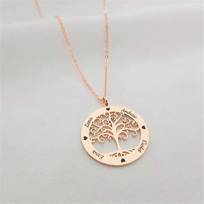 Collier personnalisé avec noms de famille pour femme