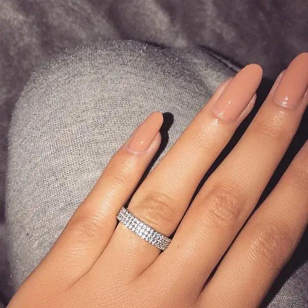 Bague de fiançailles de luxe en or blanc pour femme