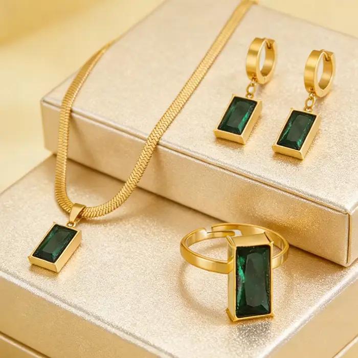 Parure de bijoux de luxe en cristal vert carré, plaqué or, en acier inoxydable, collier, boucles d'oreilles et bague, cadeau idéal pour femme, fête ou anniversaire