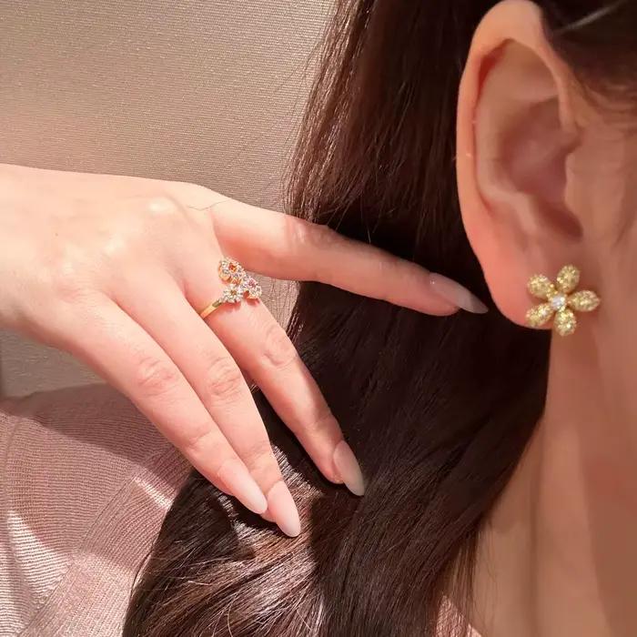 Boucles d'oreilles de luxe pour femmes, série de fleurs colorées, incrustées de diamants, uniques et élégantes, bijoux de mariage, cadeaux