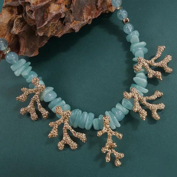Collier Bohème Nautique Coquillage Corail Perles Aqua Élégant pour Femmes Occasions Spéciales Brunchs Rendez-vous