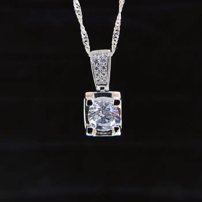 Collier AU750 en or blanc pur avec pendentif Moissanite 0.5CT 1CT 2CT 3CT pour femmes bijoux d'amour occasions spéciales