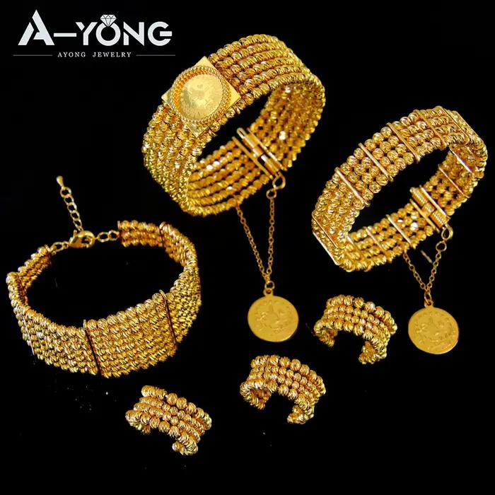 Ensemble de bracelets et bagues de mariage de luxe