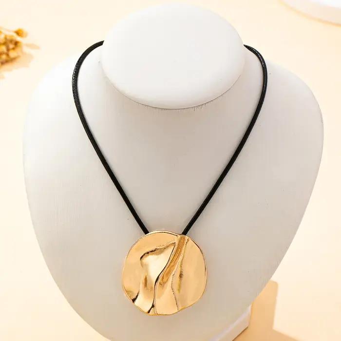 Collier Geometrique Punk Femme Metal Jaune Clair Style Rock Hip Hop Occasions Speciales