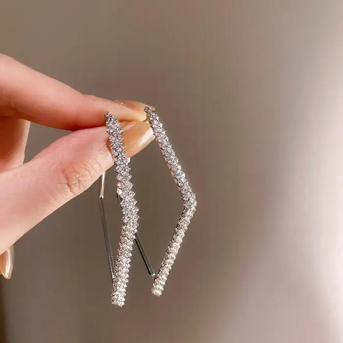 DREJEW exquis incrusté strass boucle d'oreille pour les femmes léger luxe haut de gamme polyvalent boucles d'oreilles élégant bijoux élégants