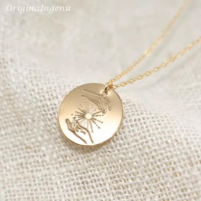 Collier en or 14K bohème à la main avec pendentif rond pour femmes occasions spéciales