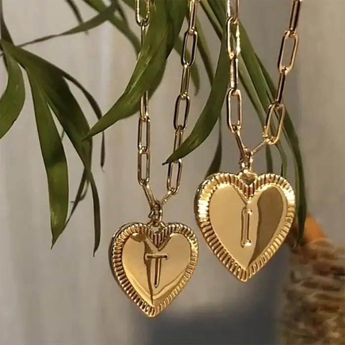 Collier avec lettre initiale et nom pour femmes