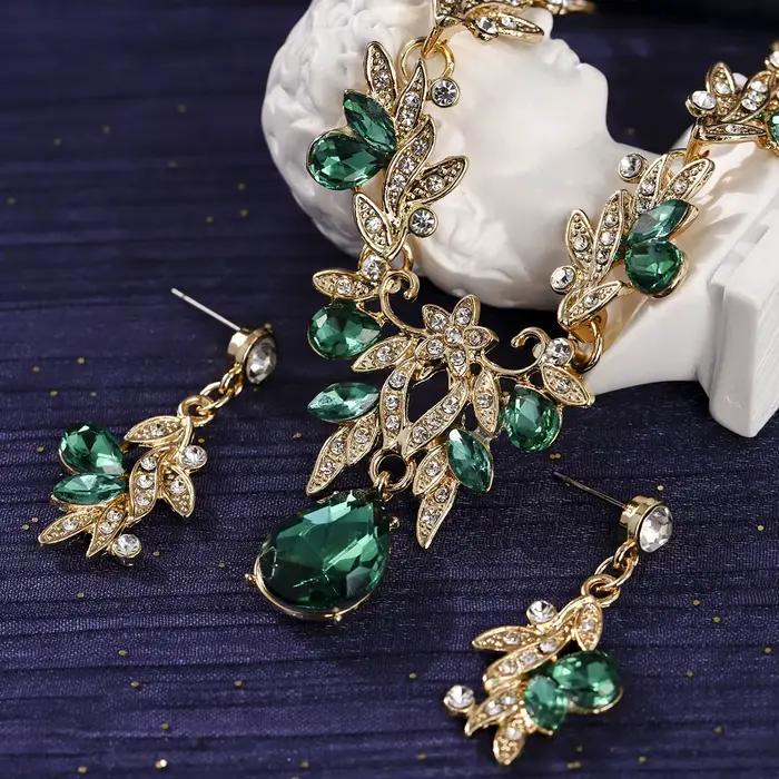 Ensemble collier et boucles d'oreilles de mariée en strass de luxe