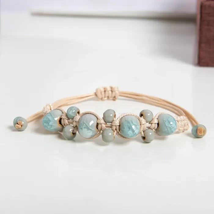 Bracelet en céramique bleu clair fait à la main, corde en macramé réglable, perles minimalistes, bij