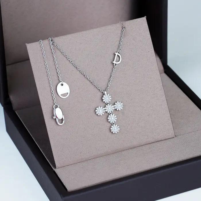 Collier croix en argent sterling 925 avec diamants scintillants pour femmes, bijou romantique et symbolique pour occasions spéciales