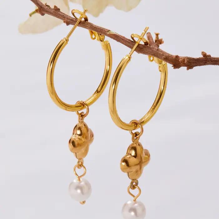 Liora Chic Imitation perle croix boucles d'oreilles pour femmes PVD plaqué or en acier inoxydable hypoallergénique boucles d'oreilles bijoux