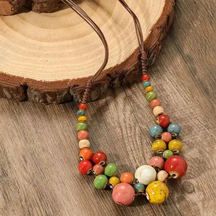 Collier en céramique coloré style bohème à la mode pour femmes avec pendentifs ronds réglables pour parties et occasions festives