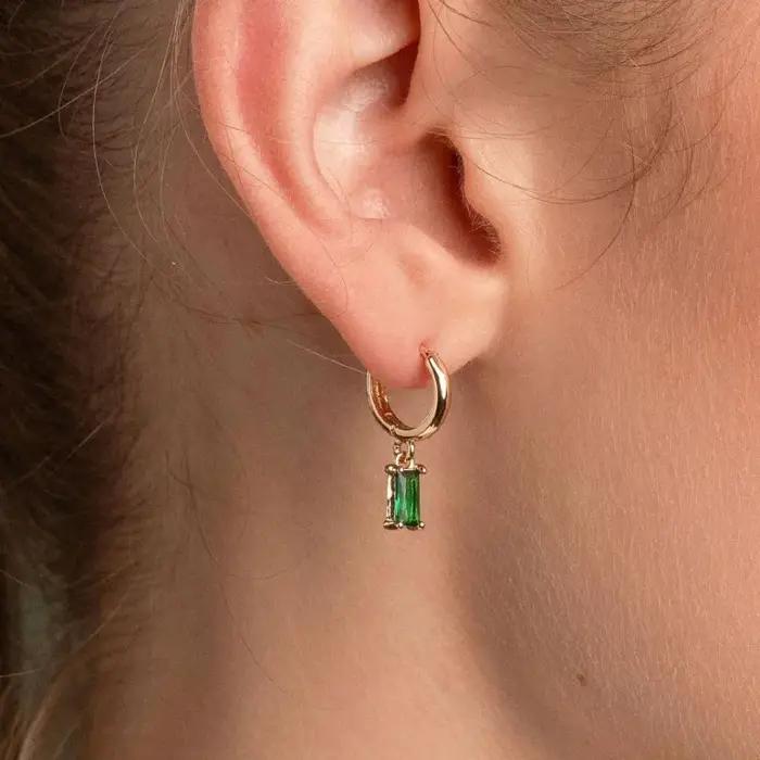Boucles d'oreilles créoles Baguette Huggie à breloques délicates avec améthyste émeraude CZ