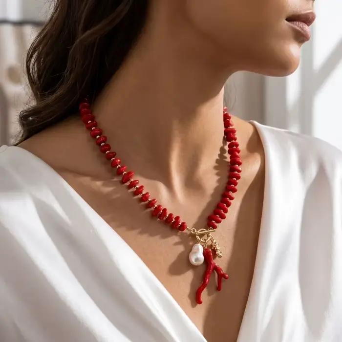 Collier de perles corail avec chaîne irrégulière, pendentif perle baroque, bijoux bohèmes de plage,