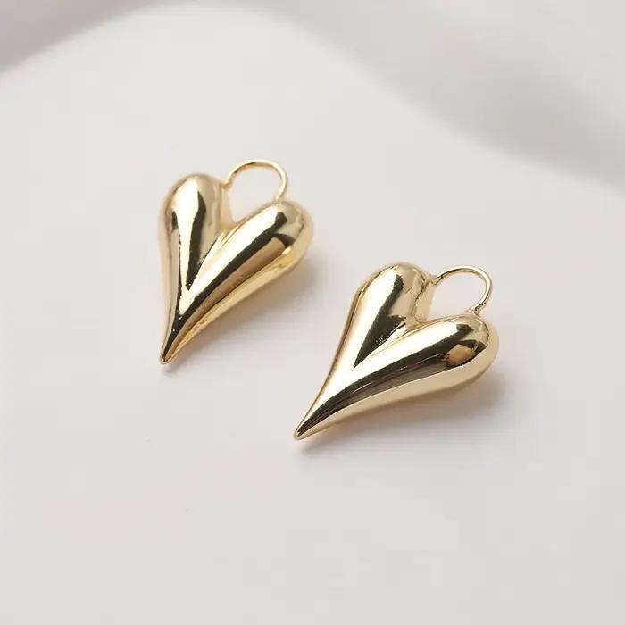 Pendentif coeur pointu plaqué or 14 carats