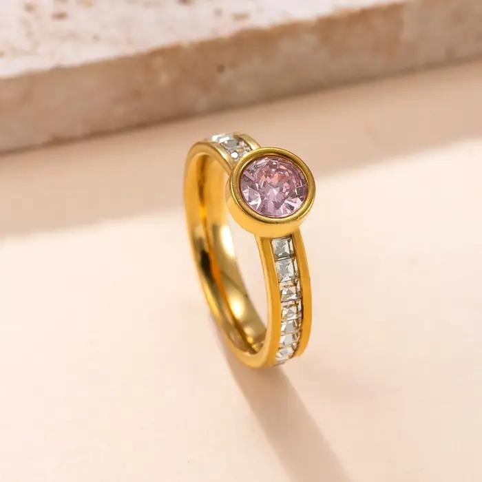 Bague ronde brillante en acier inoxydable sertie de zirconium blanc pour femmes, alliance de mariage élégante à offrir pour diverses occasions