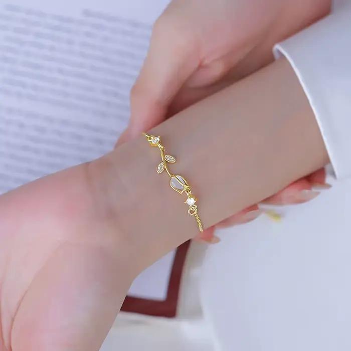 Bracelet en forme de tulipe pour femmes, exquis, en Zircon brillant, opale, Rose, breloque réglable, bijoux de fête de mariage, cadeau d'amitié