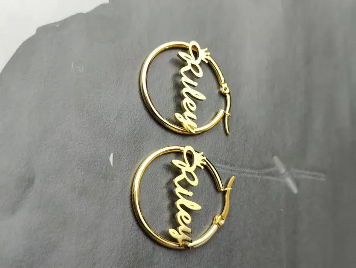 Boucles d'oreilles personnalisées avec nom pour enfant style punk en acier inoxydable couleur or rose argent bronze occassions spéciales cadeaux enfants