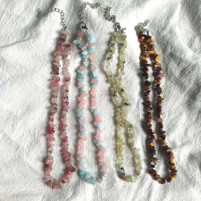 Collier en pierres naturelles et perles de cristal multicolores avec design géométrique pour homme femme et unisexe occasions spéciales et quotidienne