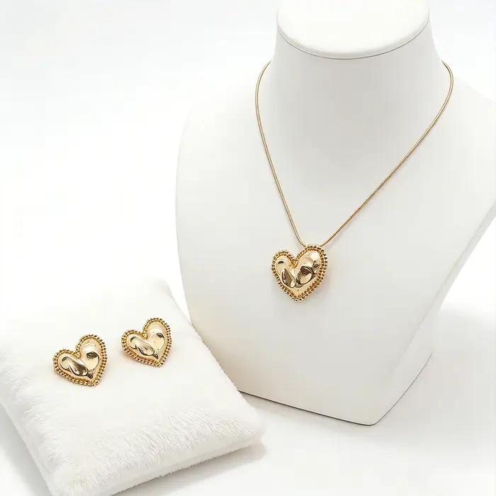 Ensemble de bijoux cœur texturé doré
