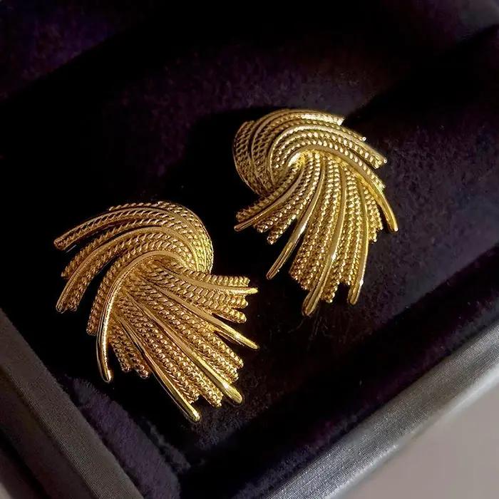 AENSOA Punk boucles d'oreilles géométriques en métal torsadé irrégulier, boucles d'oreilles uniques de couleur or pour femmes, nouveaux bijoux de mode brincos 2023