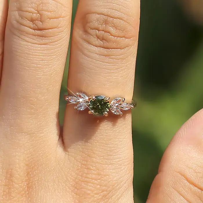 Bague de proposition en laiton sertie de zircone cubique pour femmes, alliance de mariage avec motif géométrique, idéale pour engagements romantiques et demandes en mariage