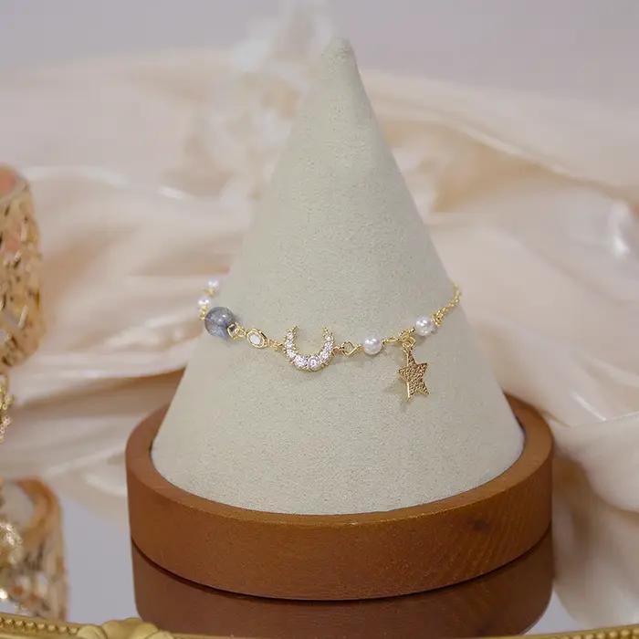 Bracelet bohème plaqué or 14 carats avec lune et étoile pour femme