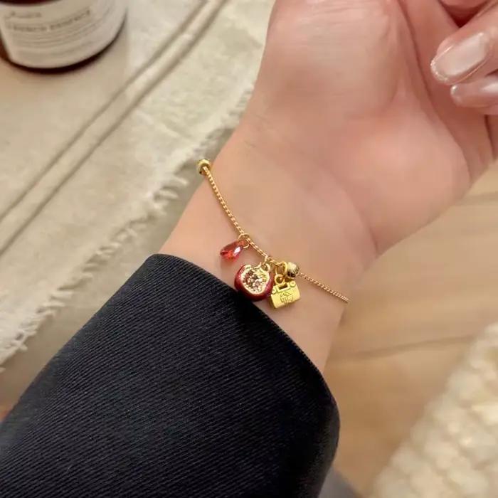 Bracelet pendentif grenade rouge vintage en cristal exquis réglable pour femmes et filles occasions spéciales bijoux de qualité