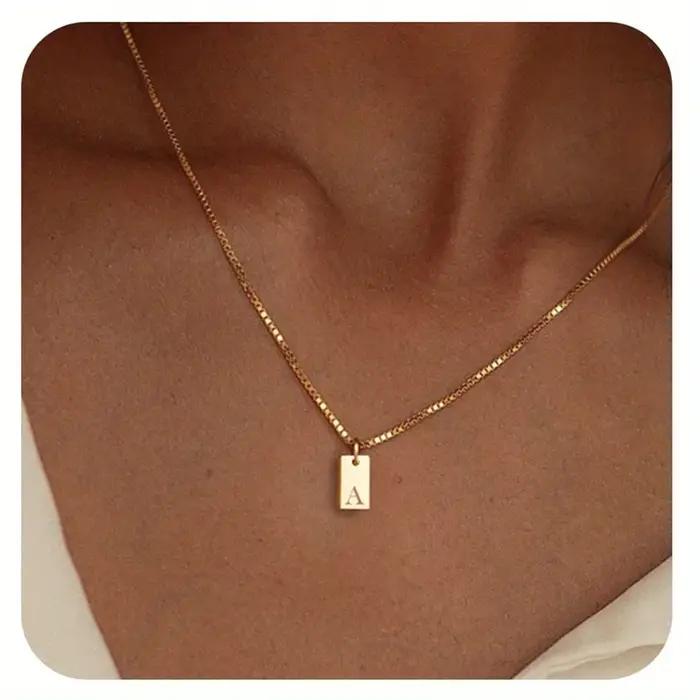 Collier personnalisé avec pendentif initial et lettres en acier inoxydable plaqué or pour femmes occasions spéciales soirees elegance