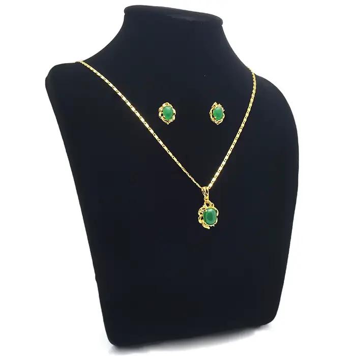 Ensemble de bijoux avec pendentif émeraude plaqué or 24 carats