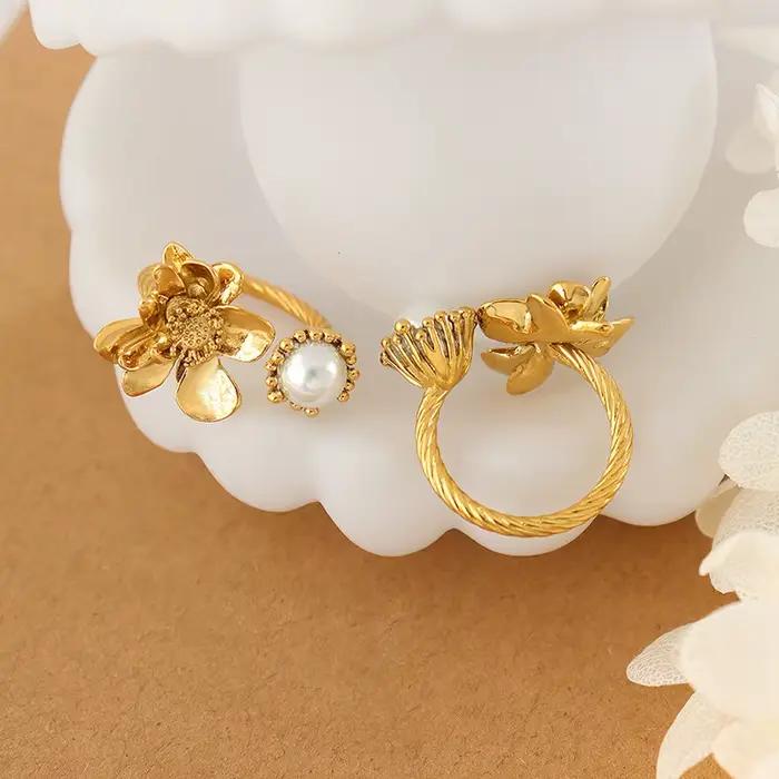 Bague rétro française pour femme motif floral perle plaqué or 18 carats style gothique élégant redimensionnable noir ou blanc