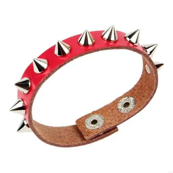 Bracelet à poignet à rocker en doux en souple avec des goujons en métal robustes