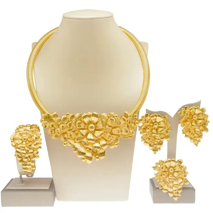 Bijoux plaqués or pour femmes