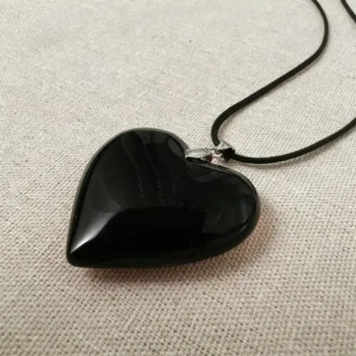 Collier cœur géant rouge en verre pour femmes style néo-gothique bijou gothique cadeau pour occasions spéciales