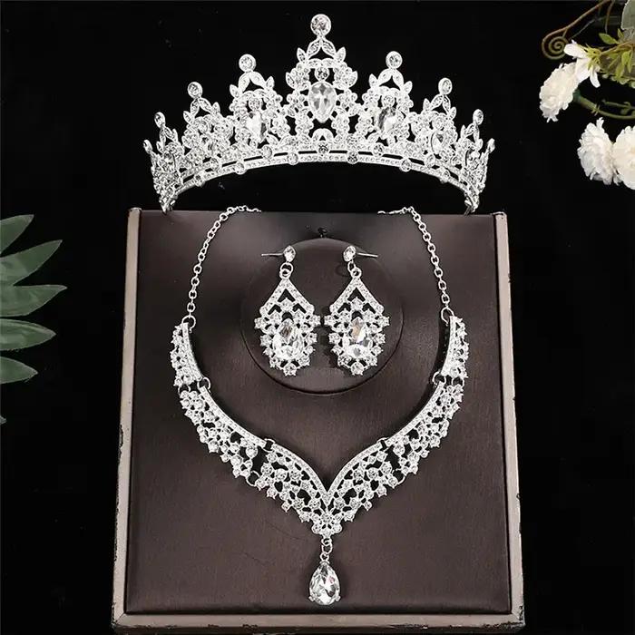 Ensemble de trois pièces collier de mariage princesse boucles doreilles couronne bijoux accessoire cheveux pour femme occasions spéciales