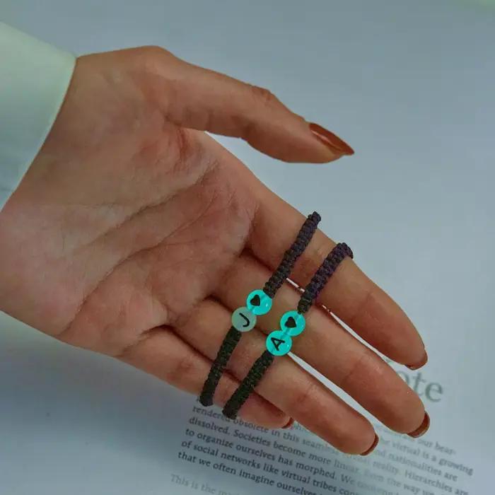 Bracelet Initial Cœur Personnalisé Tressé en Coton pour Amoureux et Amis Occasions Spéciales