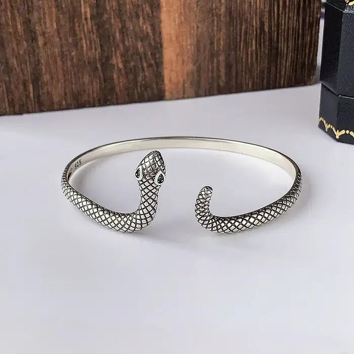 Nouveaux bracelets serpentins à la mode en argent sterling 925, bijoux personnalisés, bracelets ouvrants en forme de serpent à yeux verts TYB645
