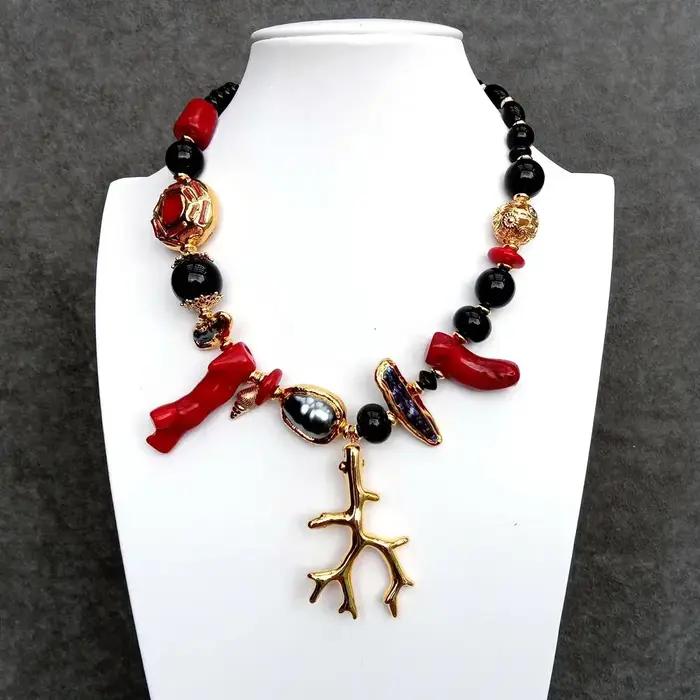 Y.YING – collier Biwa noir perle rouge corail Onyx